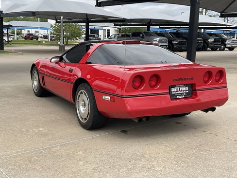 Used 1987 Chevrolet Corvette Coupe image 4