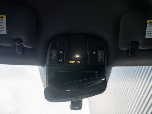 Certified 2022 Porsche 911 Carrera image 10