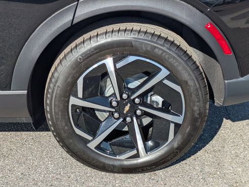 Used 2026 Chevrolet Equinox EV LT image 9