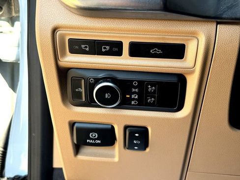 Used 2022 Ford F150 Lariat AWD/4WD image 14