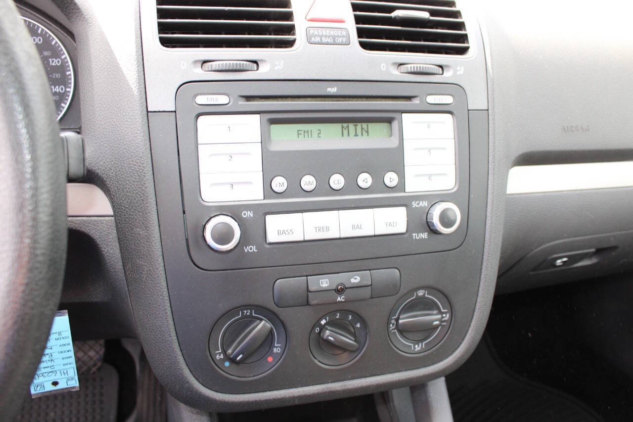 Used 2008 Volkswagen Rabbit S FWD image 16