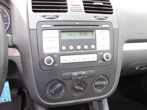 Used 2008 Volkswagen Rabbit S FWD image 16