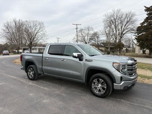 Used 2025 GMC Sierra 1500 SLT image 30