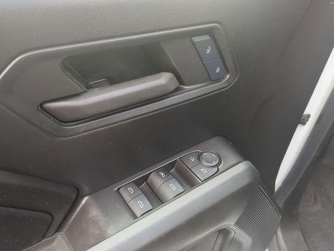 Used 2024 Chevrolet Colorado Trail Boss w/ Technology Package image 12