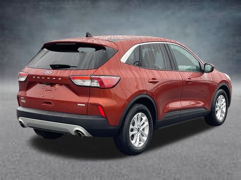 Used 2020 Ford Escape SE image 3