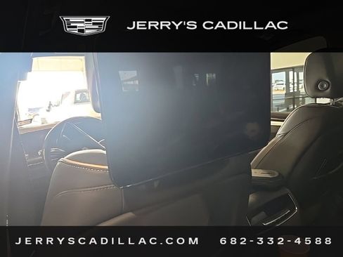 Used 2025 Cadillac Escalade ESV Sport Platinum w/ LPO, ONYX Package AWD/4WD image 9