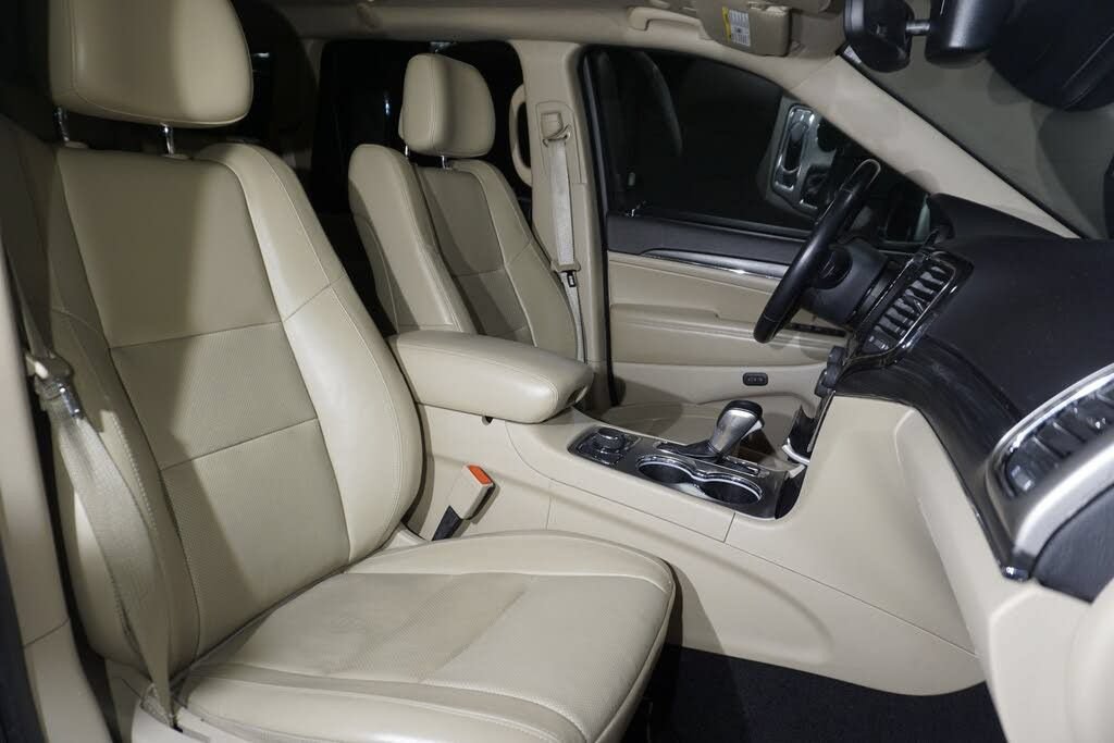 Used 2021 Jeep Grand Cherokee Limited AWD/4WD image 17
