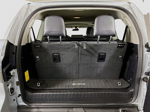 Used 2018 Lexus GX 460 image 20