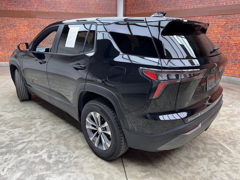 Used 2025 Chevrolet Equinox LT w/ Safety and Technology Package image 3