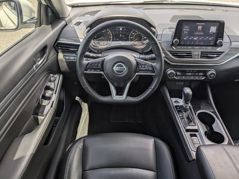 Used 2022 Nissan Altima 2.5 SL FWD image 17