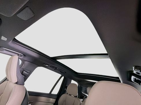 New 2026 Volvo XC90 B6 Plus w/ Protection Package Premier AWD/4WD image 23