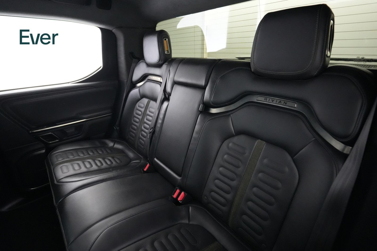 Used 2022 Rivian R1T Adventure AWD/4WD image 24