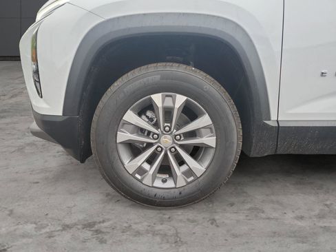 New 2026 Chevrolet Equinox LT w/ Convenience Package II AWD/4WD image 9