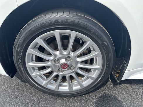 Used 2019 FIAT 124 Spider Classica w/ Technology Group RWD image 4