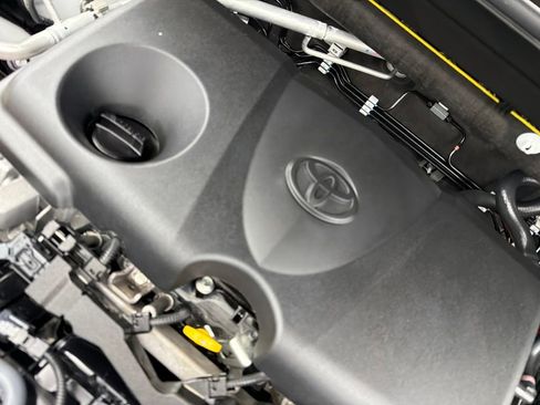 Used 2023 Toyota Venza Limited AWD/4WD image 31