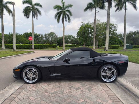 Used 2006 Chevrolet Corvette Convertible w/ Preferred Equipment Group RWD image 35