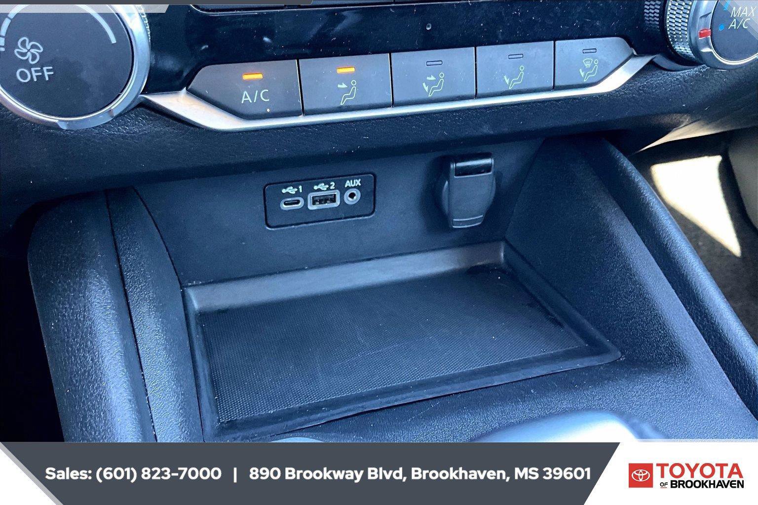 Used 2025 Nissan Altima 2.5 SV FWD image 23