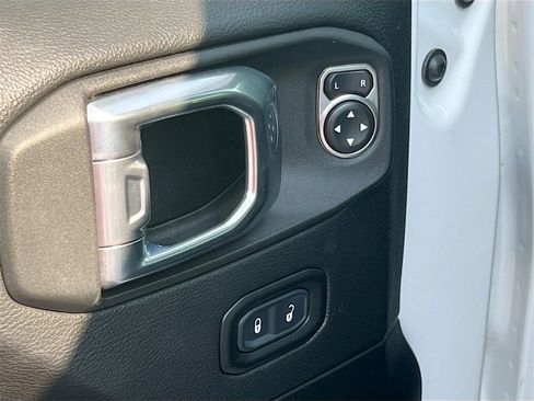 Used 2021 Jeep Wrangler Unlimited Sahara image 18