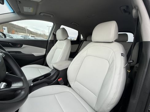 Used 2023 Hyundai Kona SEL image 9