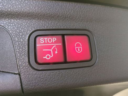 Used 2024 Mercedes-Benz GLE 350 4MATIC w/ Driver Assistance Package image 15