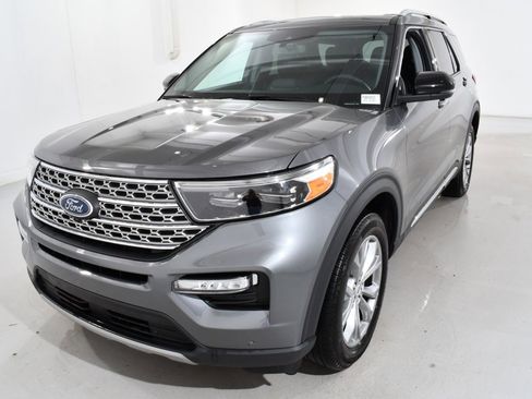 Used 2023 Ford Explorer Limited w/ Equipment Group 301A image 2