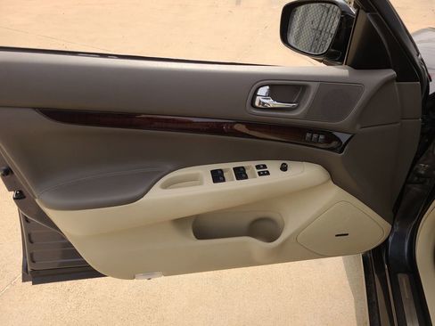 Used 2013 INFINITI G37 x w/ Premium Pkg image 15