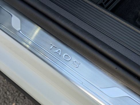 New 2026 Volkswagen Taos SE image 39