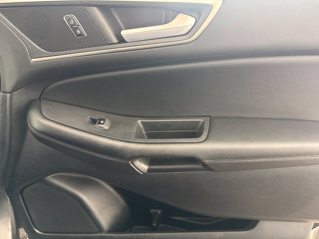 Used 2023 Ford Edge SEL AWD/4WD image 21