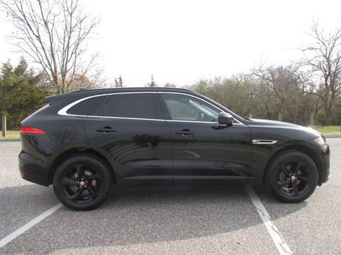 Used 2019 Jaguar F-PACE Premium image 6
