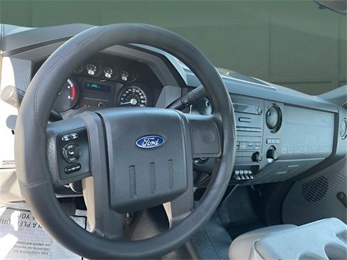 Used 2013 Ford F550 4x4 SuperCab Super Duty w/ Payload Upgrade Pkg image 28