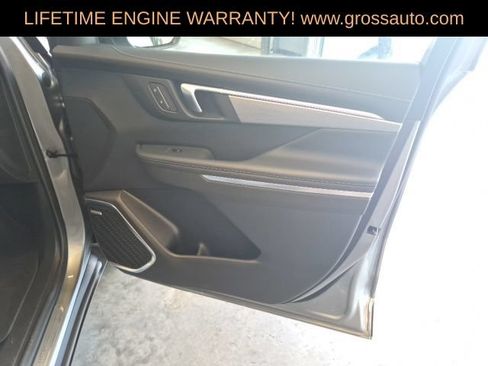 Used 2026 Buick Enclave Preferred AWD/4WD image 40