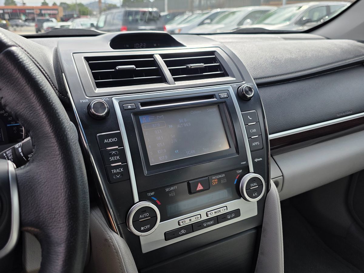 Used 2012 Toyota Camry XLE w/ Leather Pkg FWD image 37