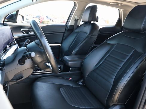 Used 2023 Kia Sportage SX image 31