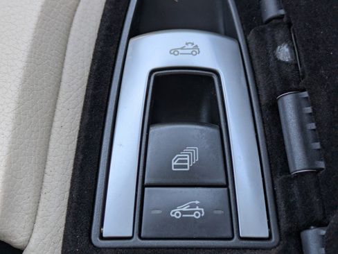 Used 2017 Mercedes-Benz E 400 Cabriolet image 18