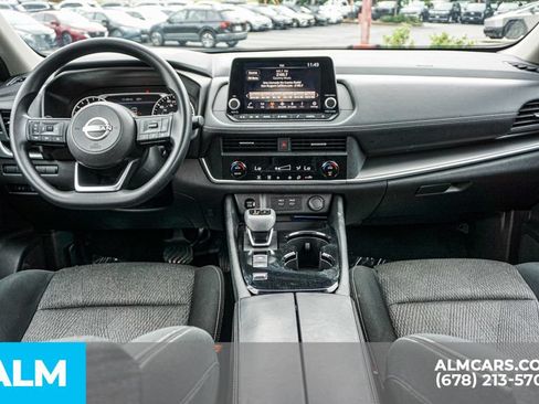 Used 2024 Nissan Rogue SV FWD image 25