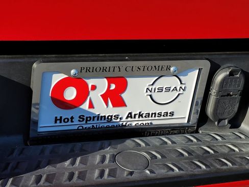 Used 2024 Nissan Titan SV w/ SV Convenience Package image 7