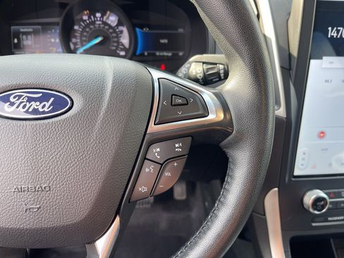 Used 2024 Ford Edge SEL image 17