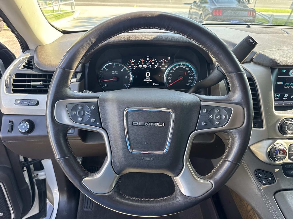 Used 2019 GMC Yukon XL Denali w/ Denali Ultimate Package RWD image 24