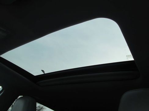 Used 2018 Toyota Highlander XLE image 24