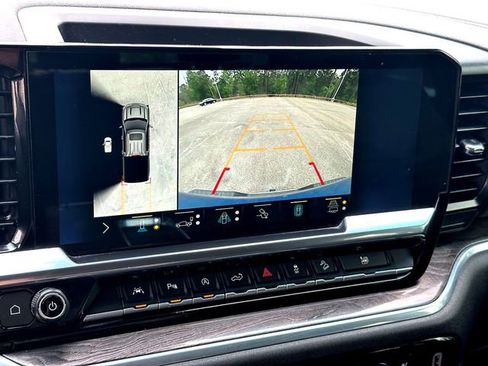 Used 2022 Chevrolet Silverado 1500 LTZ AWD/4WD image 15