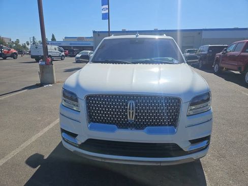 Used 2020 Lincoln Navigator Reserve AWD/4WD image 2