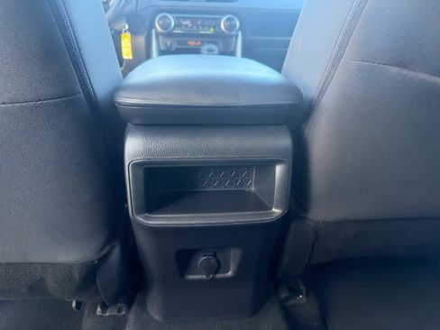 Used 2019 Toyota RAV4 LE image 16