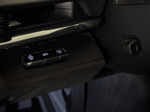 Used 2024 Chevrolet Corvette Stingray Premium Cpe w/ Z51 Performance Package image 12