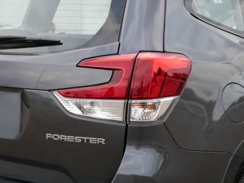 Used 2023 Subaru Forester AWD/4WD image 17