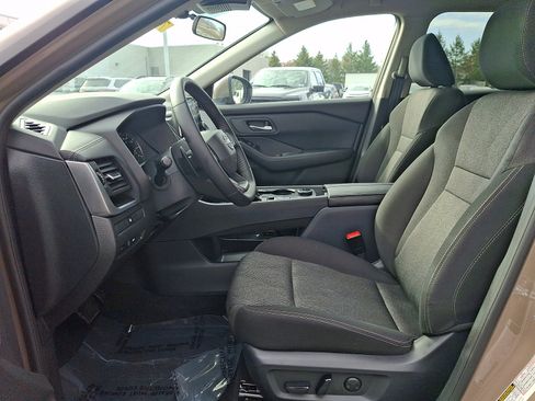 Certified 2025 Nissan Rogue SV image 13