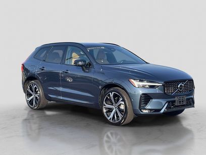 Used 2023 Volvo XC60 B5 Ultimate w/ Climate Package