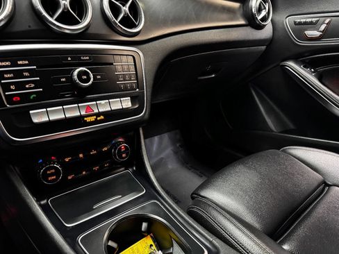 Used 2019 Mercedes-Benz CLA 250 image 24