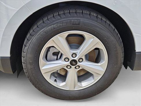 New 2024 Ford Edge SE image 10