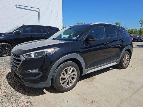 Used 2017 Hyundai Tucson SE Plus w/ Cargo Package AWD/4WD image 3
