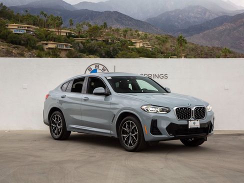 Certified 2025 BMW X4 xDrive30i image 2